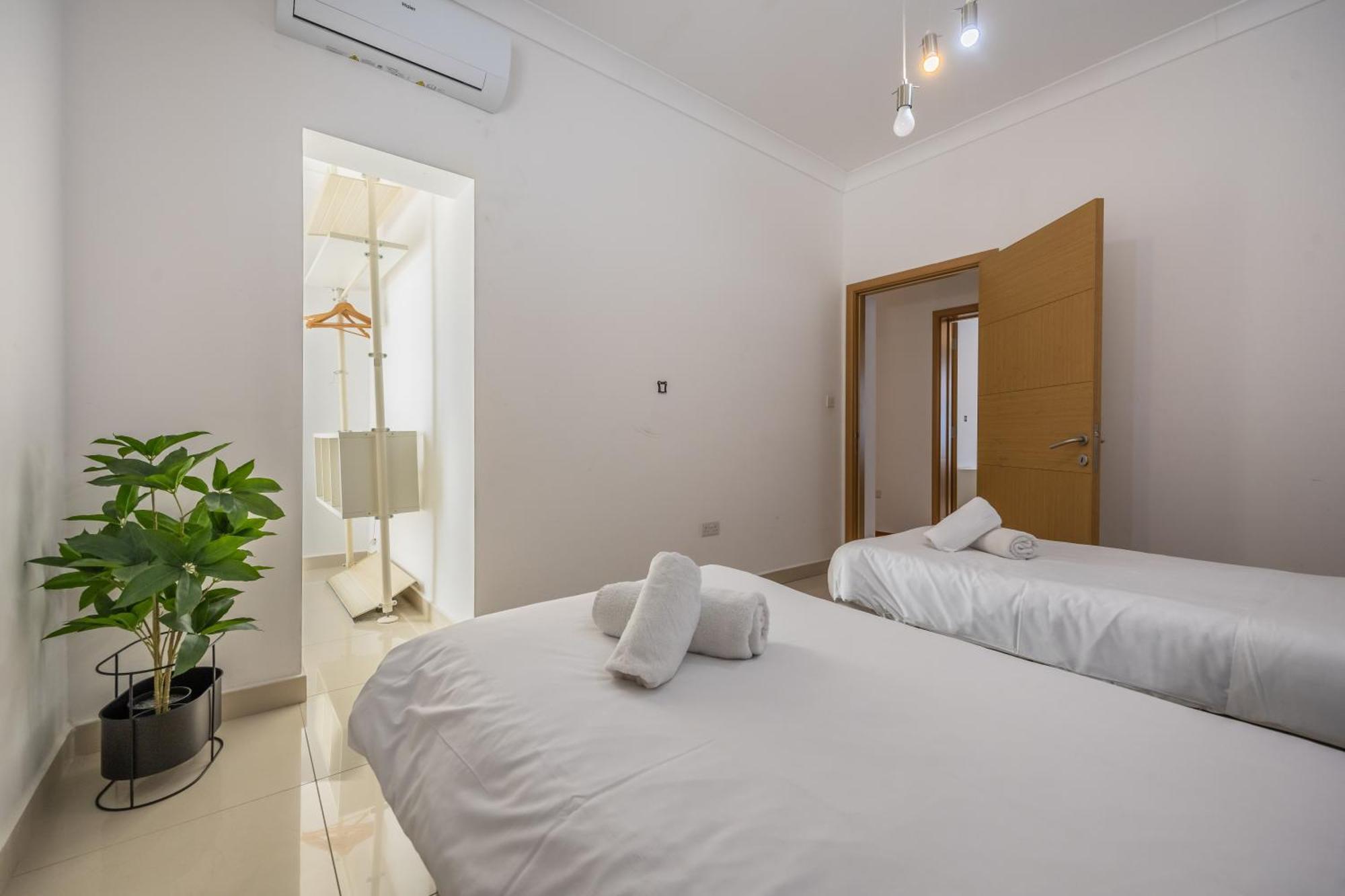 Hard To Come By - Modern & Huge House In Sliema Exteriér fotografie